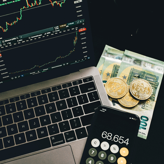 Skicklig Finvoro - Team av experter på kryptovalutor